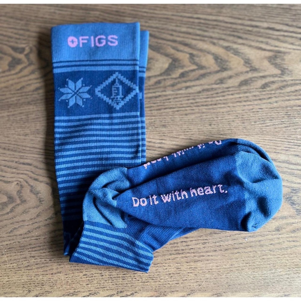 FIGS Compression Socks "Do it with Heart" Size Large NWOT